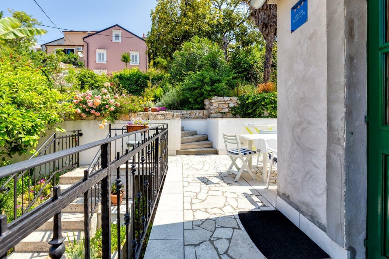 Apartments Nautica, マリ・ロシニュ エクステリア 写真